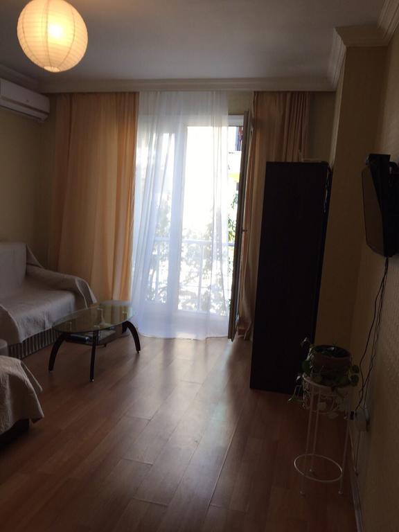 Nina'S Apartment On Gorgasali Batumi Exteriör bild